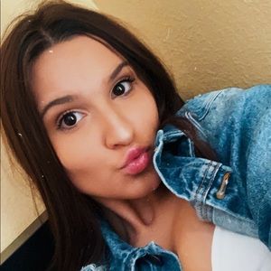 Meet your Posher, Makayla